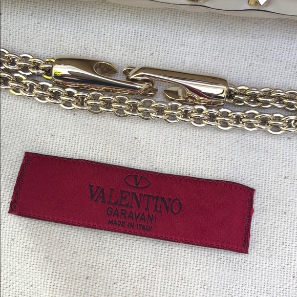 Valentino rockstud “heart” bag - Picture 3 of 8